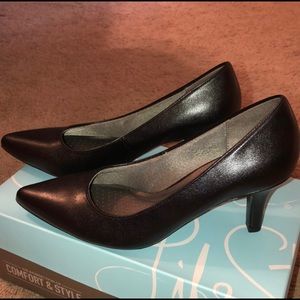 Lifestride black heels